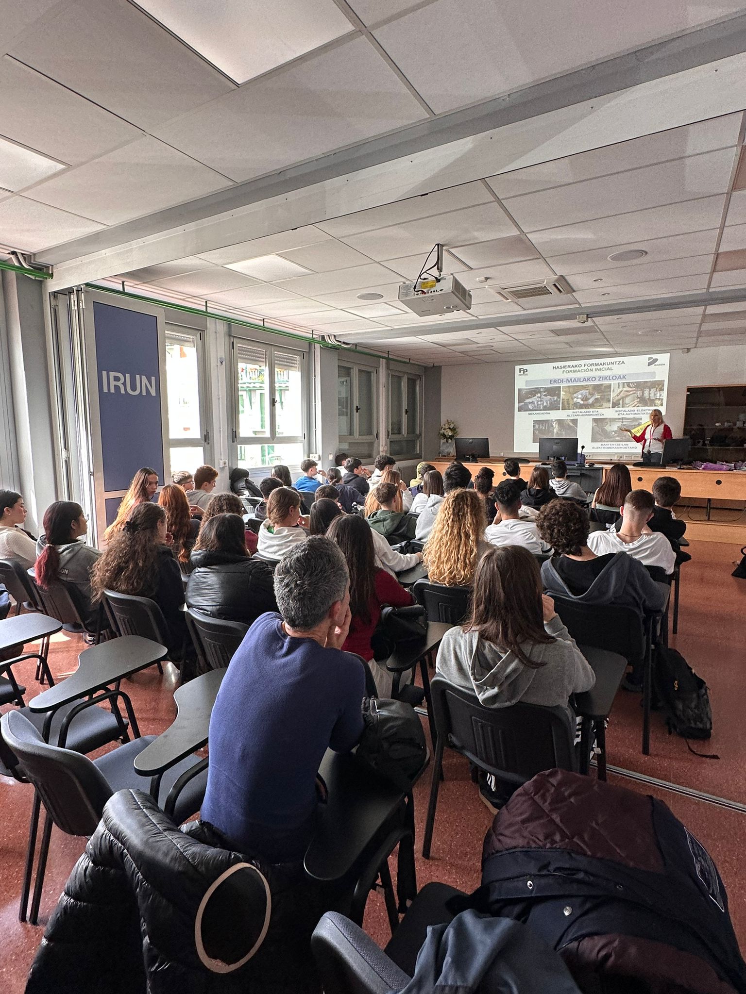 Salida para conocer el centro de Formación Profesional Bidasoa