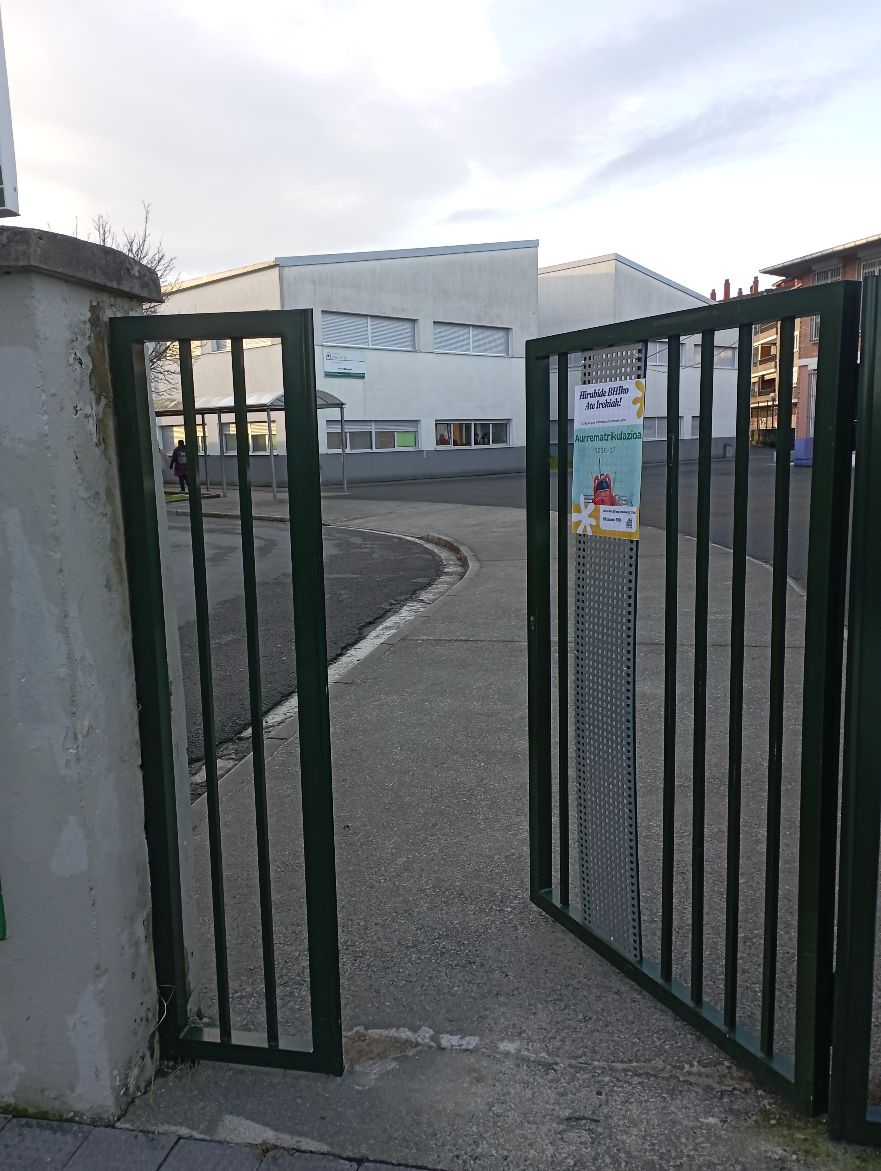 2026-27. Aurrematrikula: ate irekiak Hirubiden