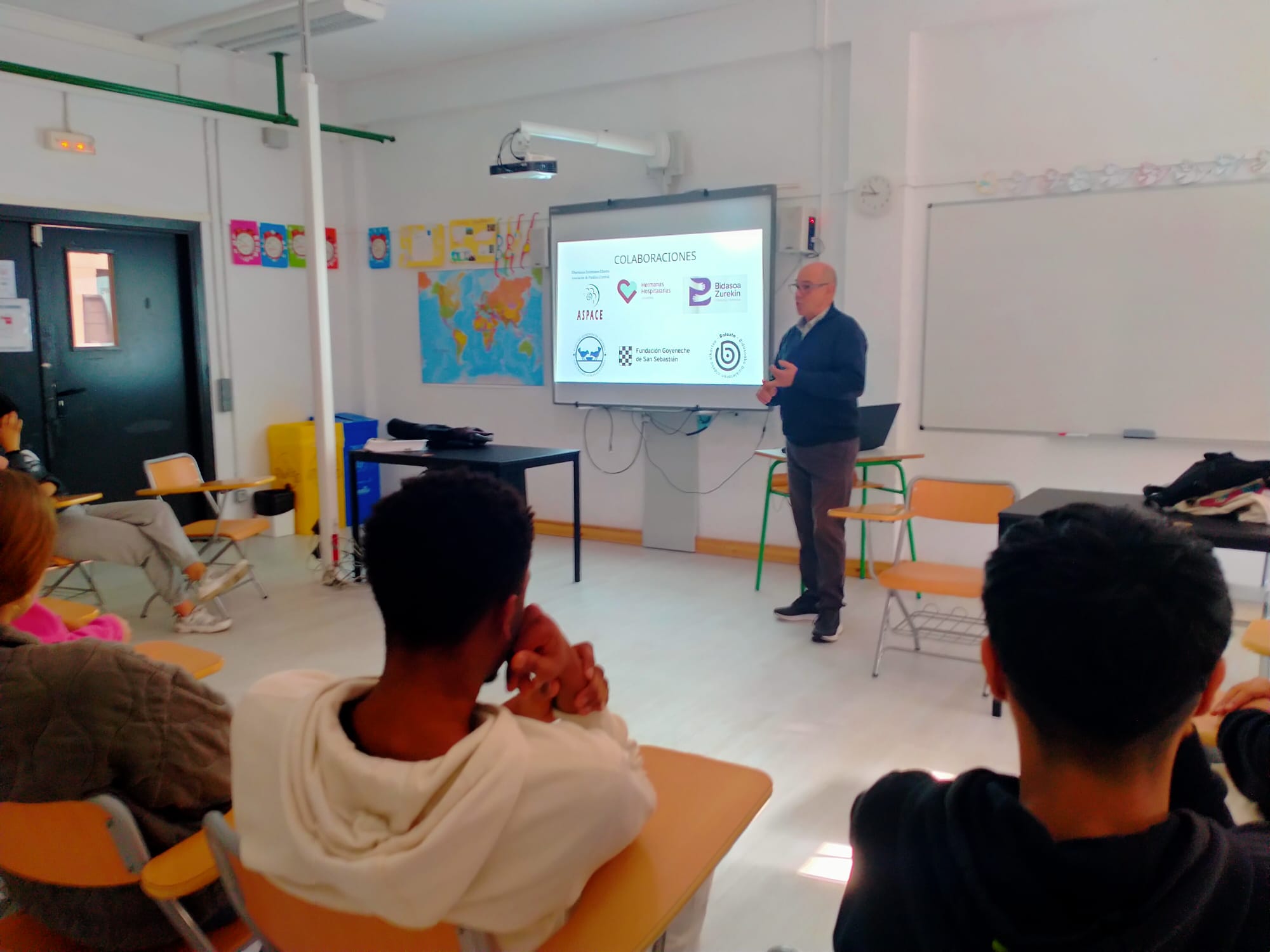 Nagusilan elkartearen lana ezagutu dugu