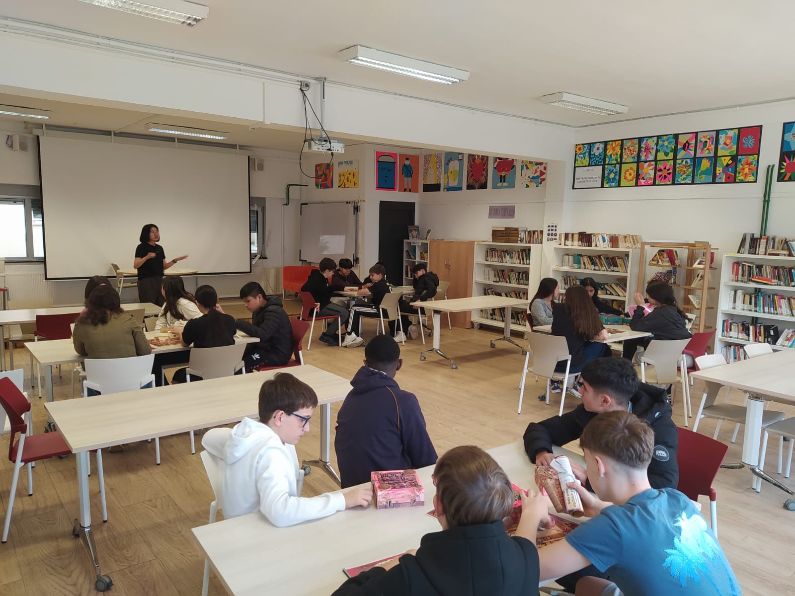 Tekno Klik, teknologia berrien erabilera txarra prebenitzeko programa