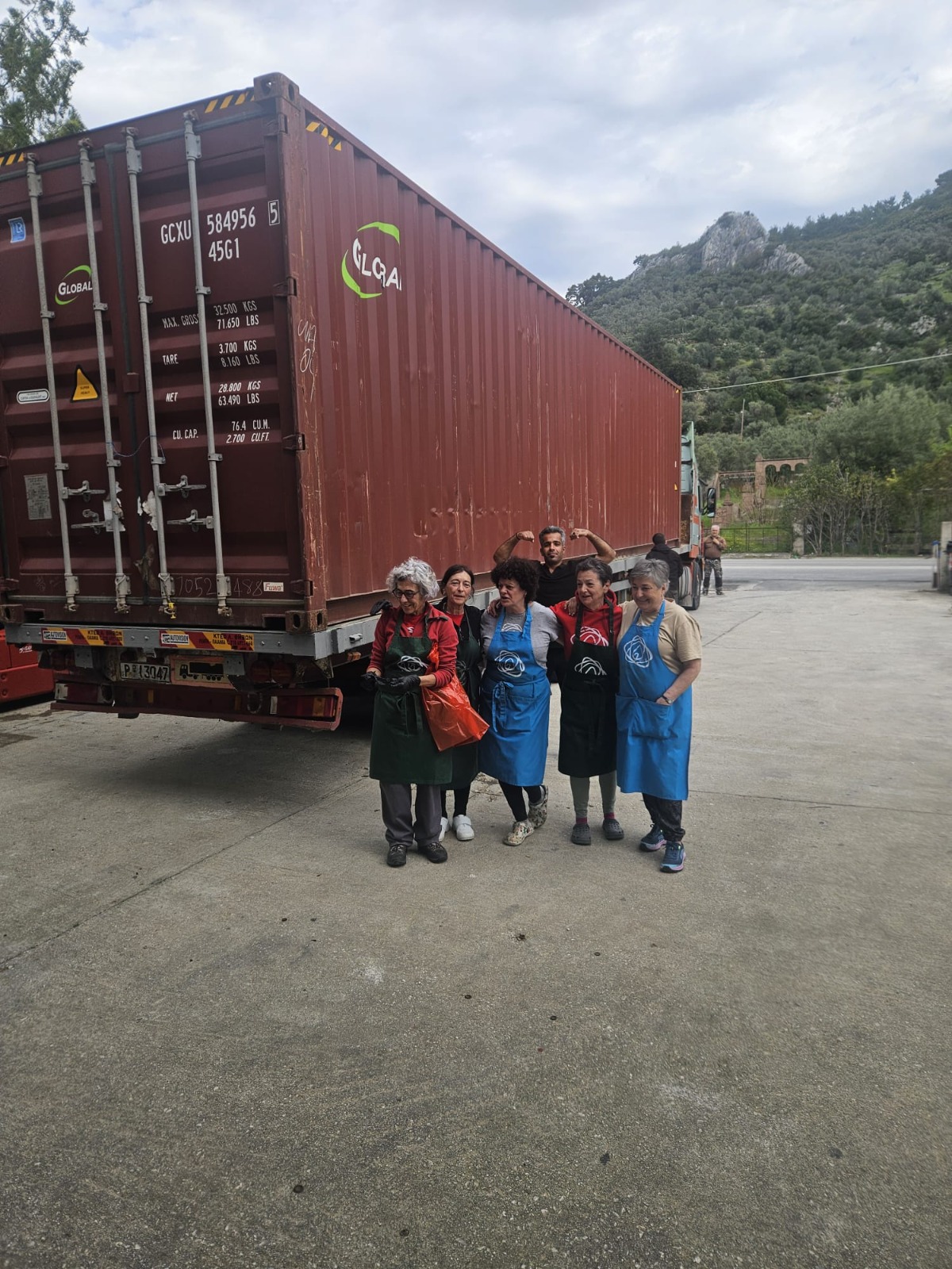 Jasotako janaria Lesbosen dago